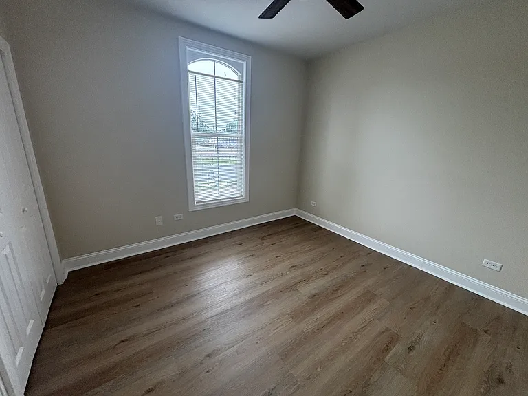 11116 Front St #202 — Photo 4