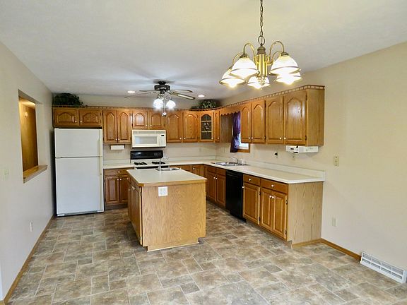 4th image of 905 Hollie Dr