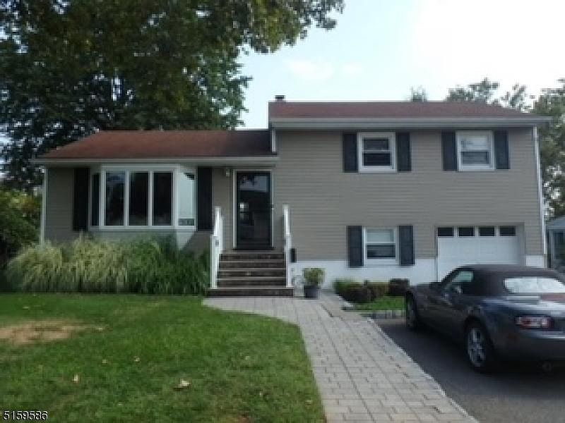 1st image of 122 Greglawn Dr