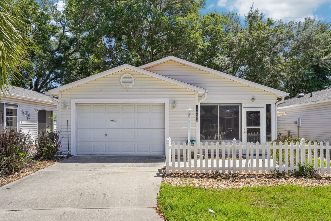 SE 93rd Demoss Ct-S1604-001.jpg