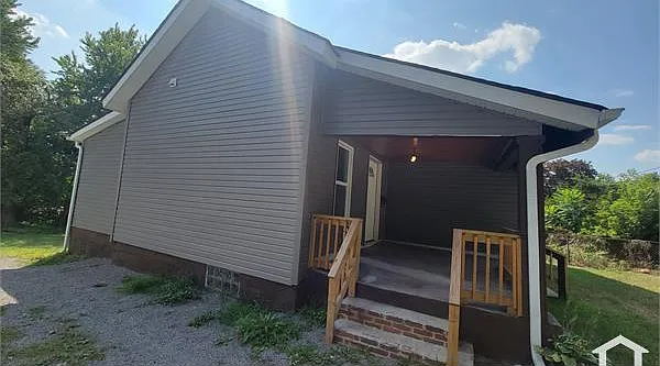 3 bed, 840 sqft, $900 — Photo 1