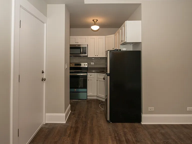 817 W Lakeside Pl #802 — Photo 2