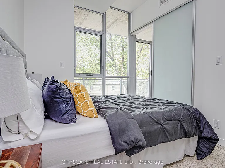 510 King St E #313 — Photo 26