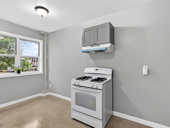 2nd image of 5 Monroe St APT 1