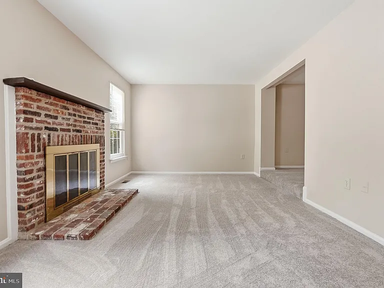 10065 Chestnut Wood Ln — Photo 4