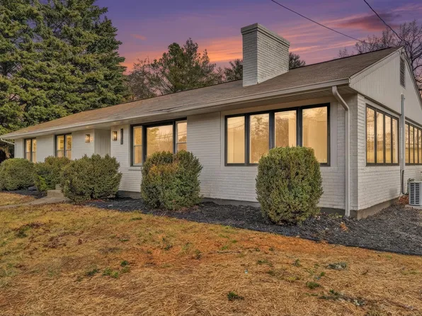 5401 Warwood Dr, Roanoke, VA 24018