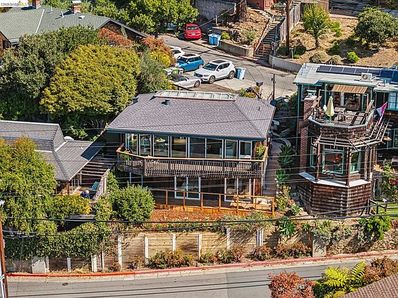 2nd image of 65 Panoramic Way