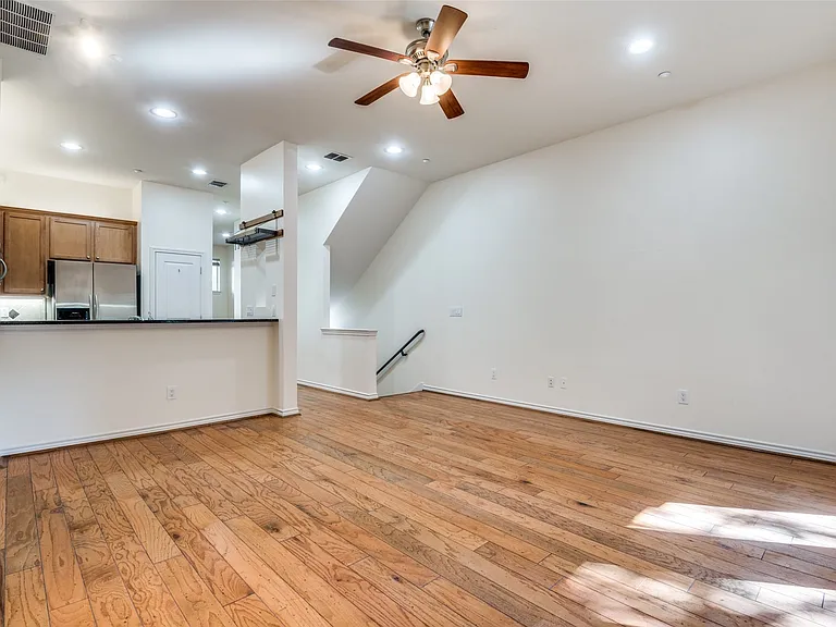 4225 McKinney Ave #11 — Photo 8