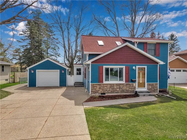 13455 Irving St, Alden, NY 14004