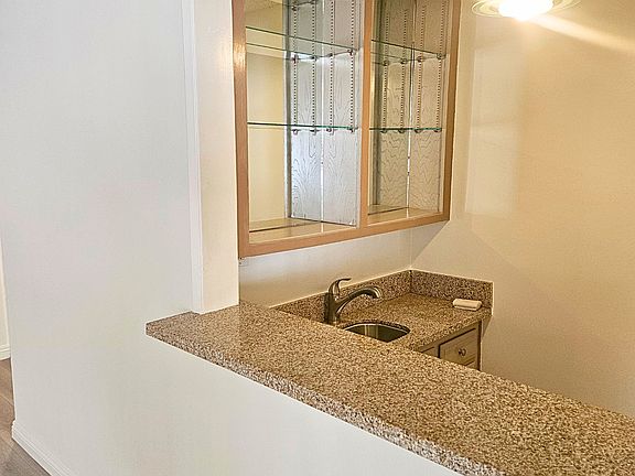5th image of 11924 Montana Ave APT 6