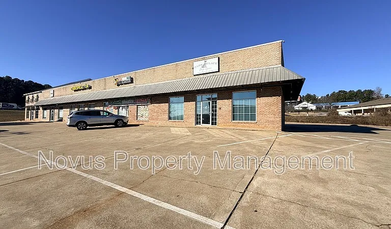 941 Moores Ferry Rd #C — Photo 1
