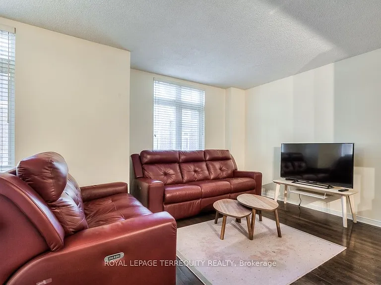 100 Redpath Ave #16 — Photo 2