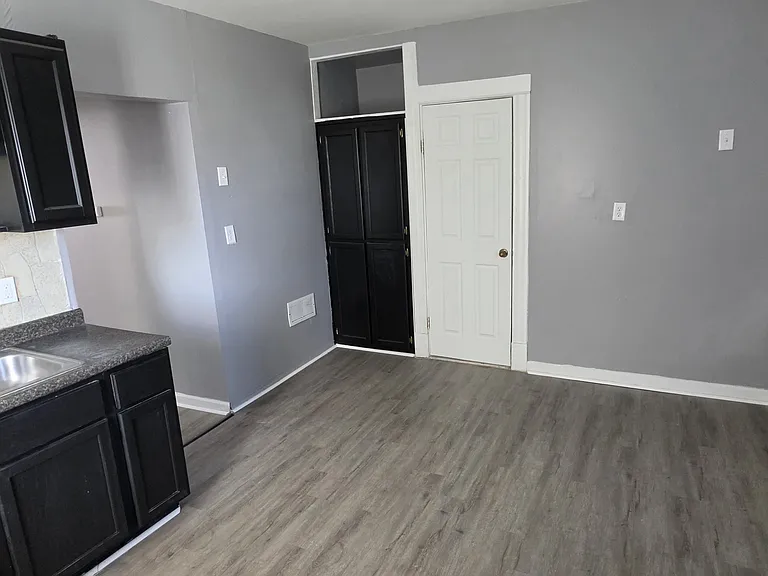 4312 Oregon Ave — Photo 3