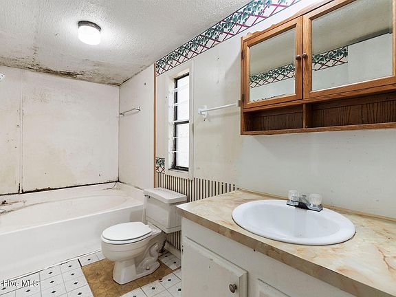 5th image of 106 Hermitage Road