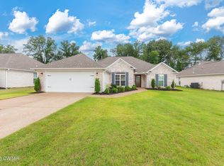 54 Golden Brooke Dr, Jackson, TN 38305
