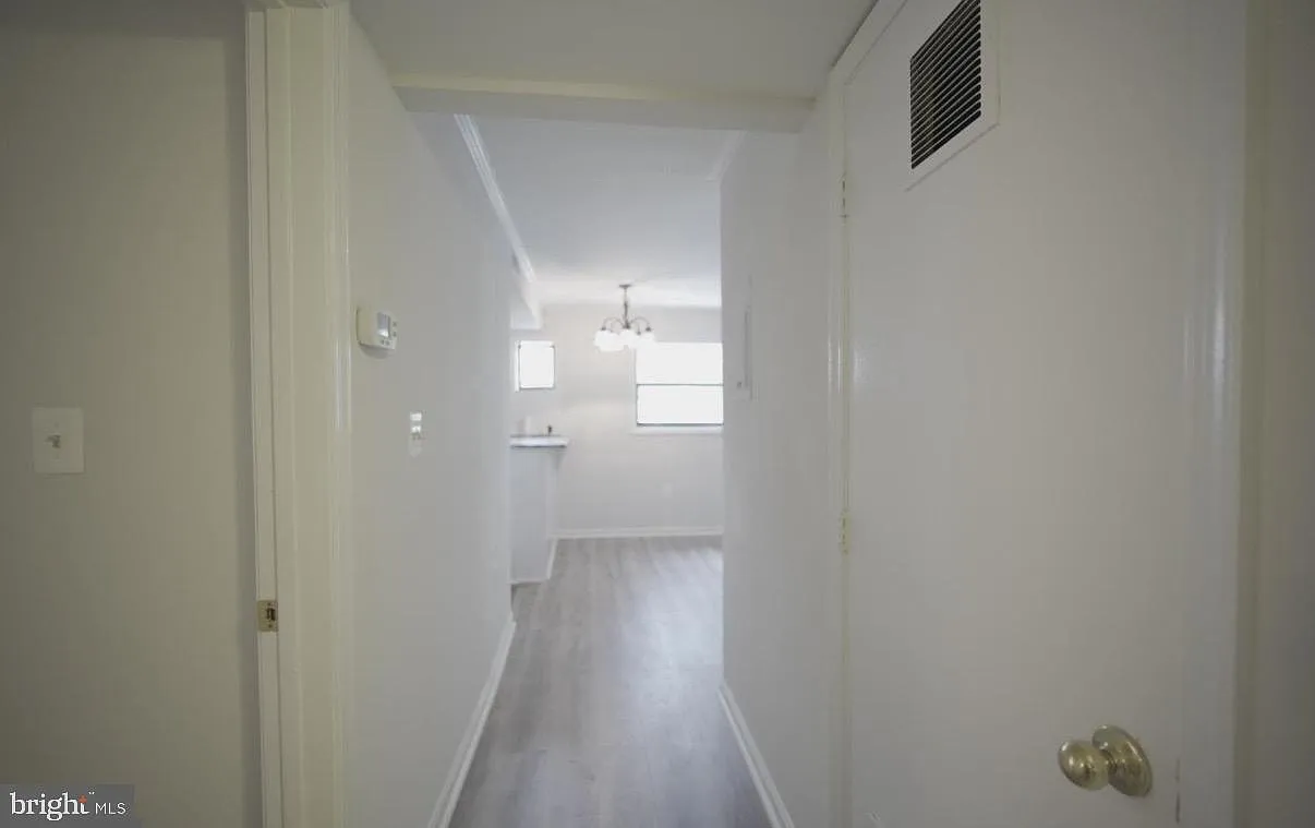 3 bed, 1014 sqft, $2,230 — Photo 2