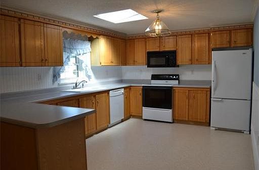 4th image of 85 Mohawk Dr