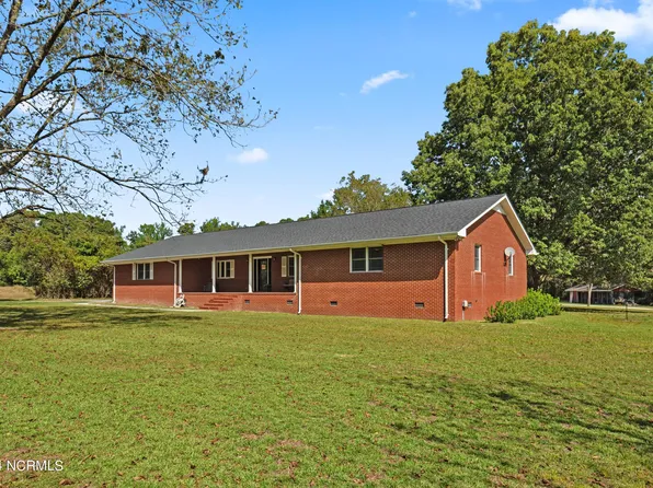 6958 Gum Branch Road, Richlands, NC 28574