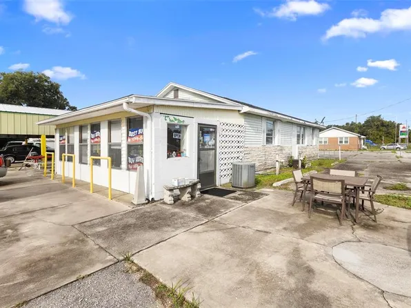 2490 N Woodland Blvd, Deland, FL 32720