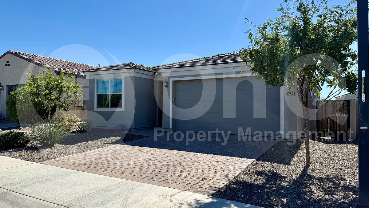 2 bed, 2.0 bath, 1361 sqft, $1,799 — Photo 2
