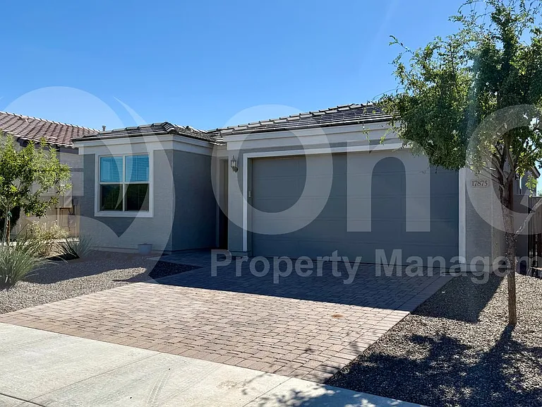 17875 W Sandalwood Dr — Photo 2