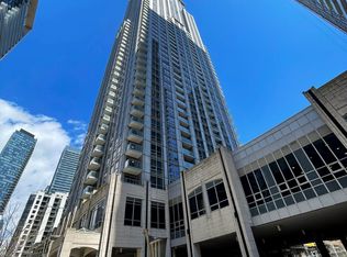 763 Bay St #909, Toronto, ON M5G 2R3