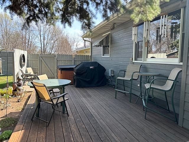 Listing photo 4