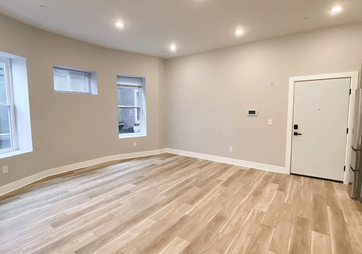 4262 Parkside Ave — Photo 2