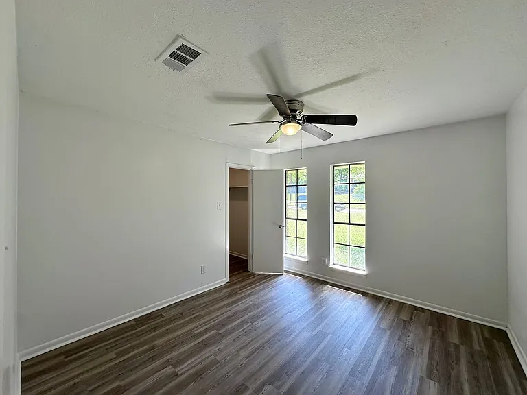 3822 Valley View Dr — Photo 25