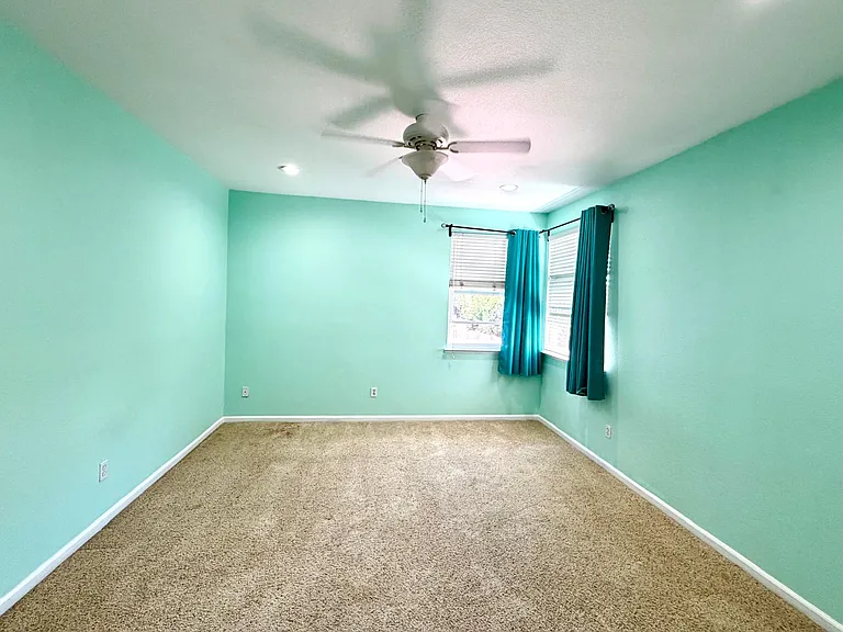 497 Williams St — Photo 45