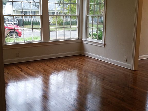 4th image of 318 Camellia Dr
