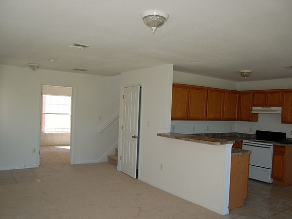 5th image of 1034 Park Central Cir