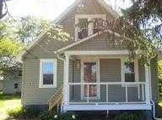221 N Highland Ave, Creve Coeur, IL 61610