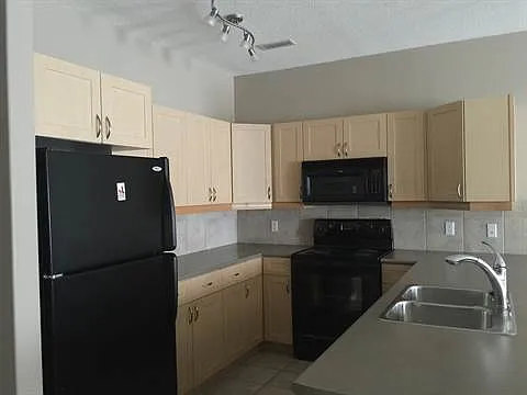 160 Magrath Rd N #W-1A — Photo 7
