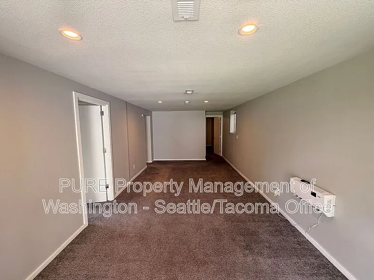 6217 S Huson St #B — Photo 7