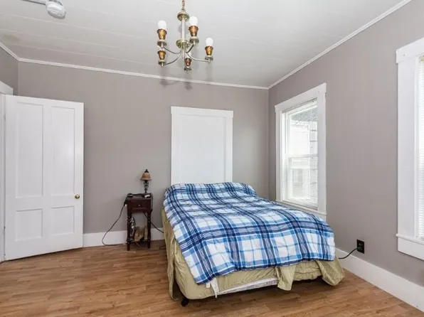 19 Varney St, Lowell, MA 01854