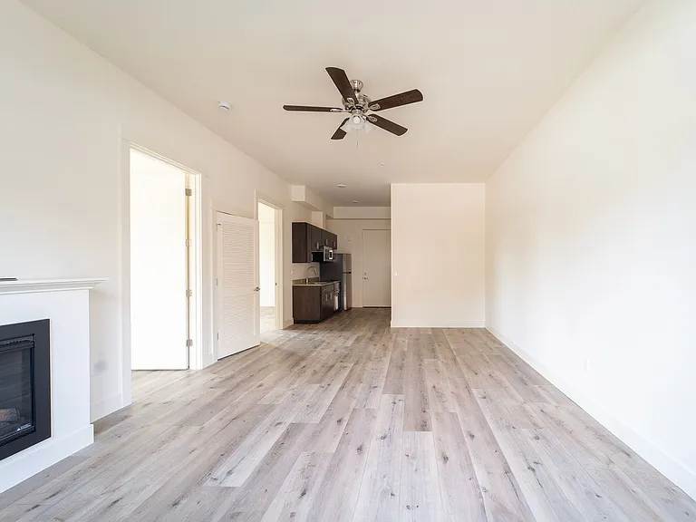 Capitol Hill Apartments — Photo 158