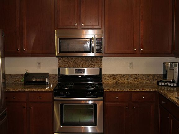 2nd image of 27944 Avalon Dr