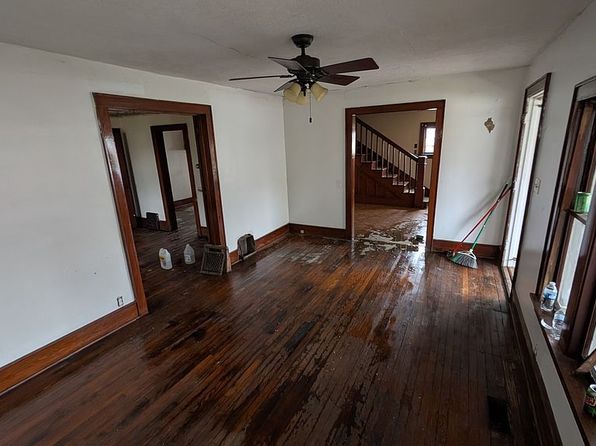 208 W Calhoun St, Claypool, IN 46510