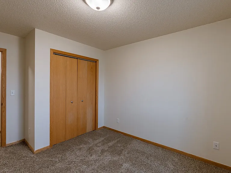 Moorhead, MN Mallard Creek Apartments | Bedroom