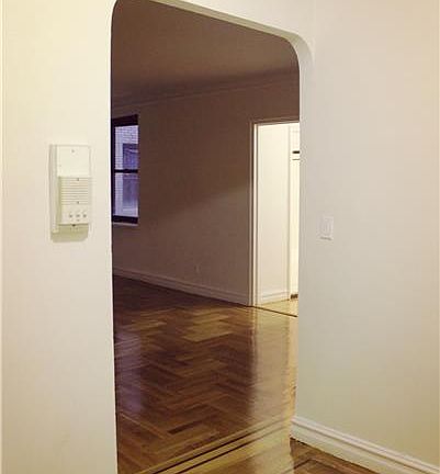 2nd image of 2845 University Ave APT 2E