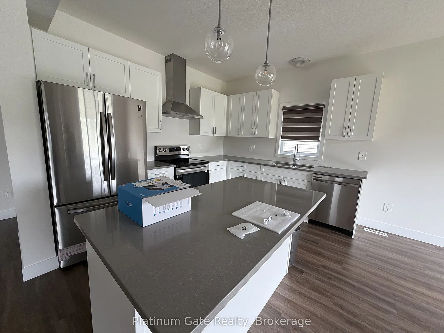 4 bed, $2,750 — Photo 2