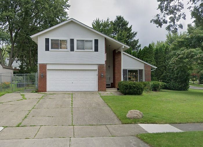 1st image of 24510 Knollwood Dr