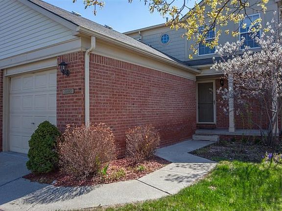 4th image of 3095 Village Cir