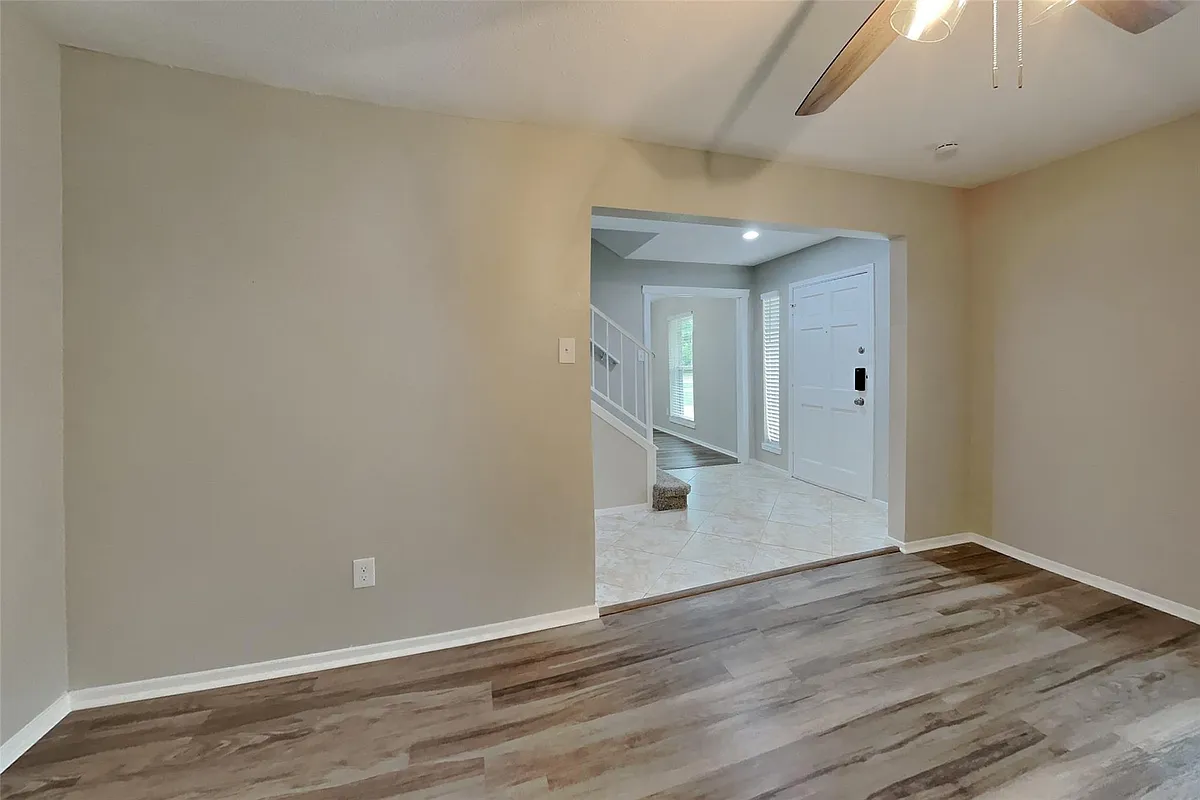 Building Photo - 10015 Rippling Fields Dr