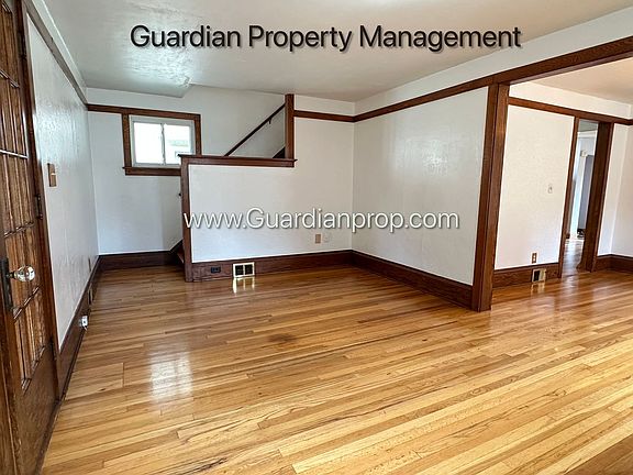 3rd image of 4147 Snelling Ave