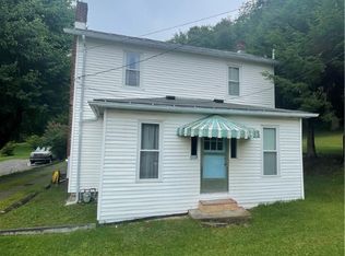 1518 Hendersonville Rd, Sandy Lake, PA 16145