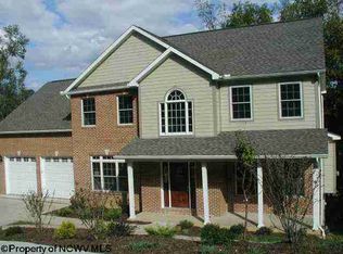 932 Southpoint Cir, Morgantown, WV 26501