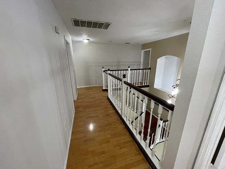 Bridgeview Cir — Photo 31