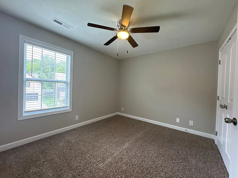 612 Fox Path Ln — Photo 14